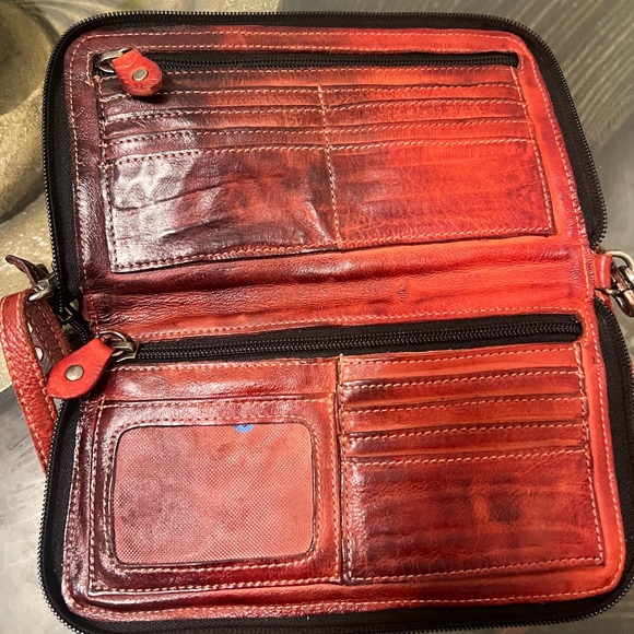 Red Bed-Stü Crossbody with Removeable Straps. Never Used. - Picture 2 of 2